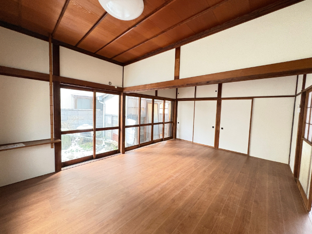 居室・リビング　洋室リフォーム済