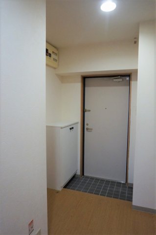玄関　玄関です。床はタイルになってます