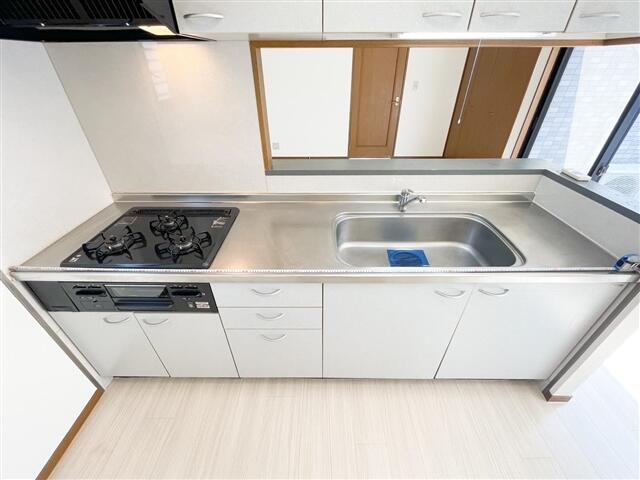 キッチン　同物件別部屋