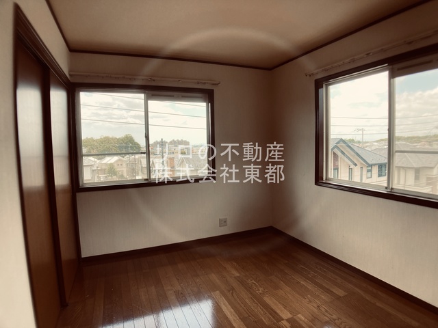 その他部屋・スペース　２面採光なので、明るく風通しのよい過ごしやすいお部屋です♪