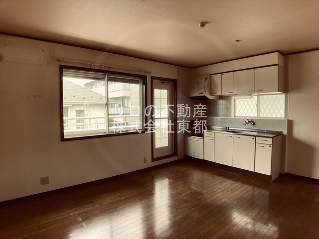 居室・リビング　広いリビングダイニングはゆったりくつろげる憩いの空間♪