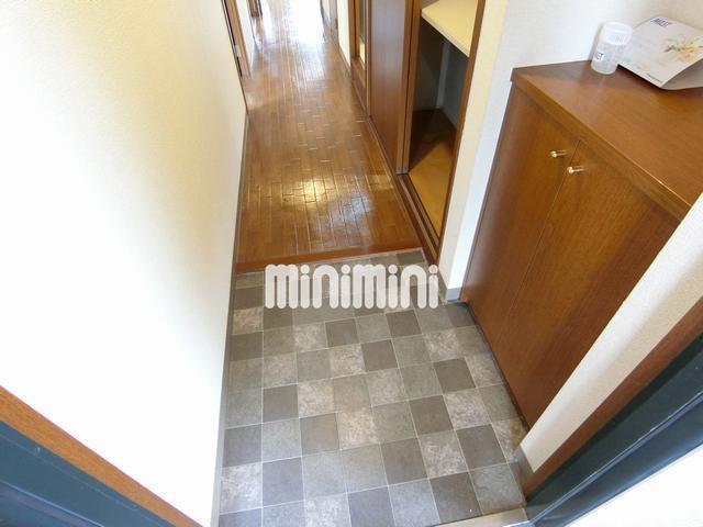 玄関　下駄箱あり