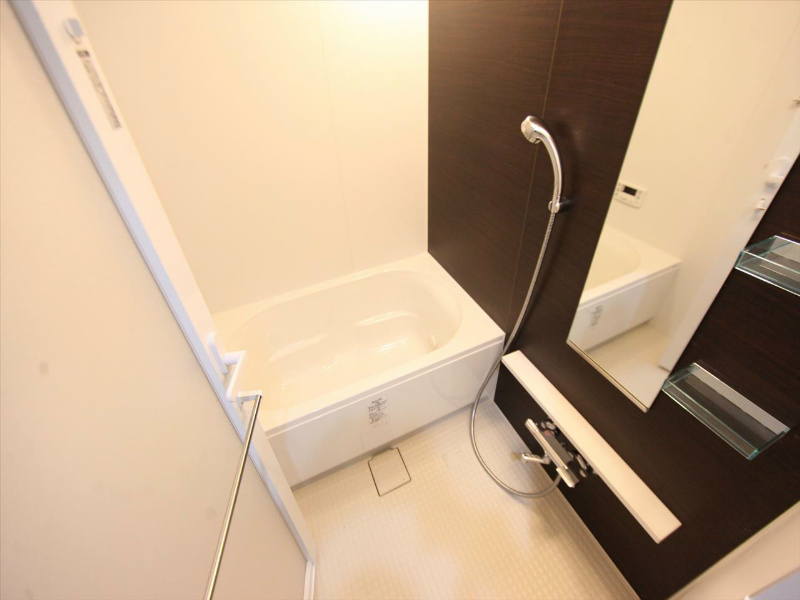 バス・シャワールーム　高温差し湯式追い焚き　浴室暖房乾燥機　24時間換気オートバス