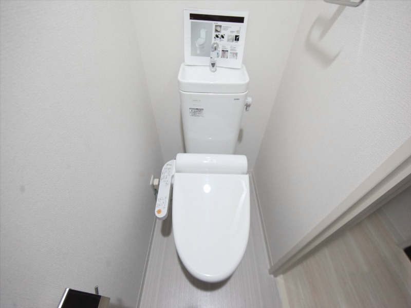 トイレ　温水洗浄暖房便座付トイレ