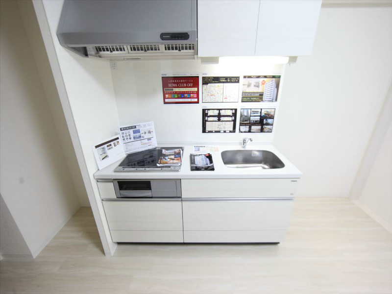 キッチン　システムキッチン（IH3口・グリル付）家具家電ご用意できます