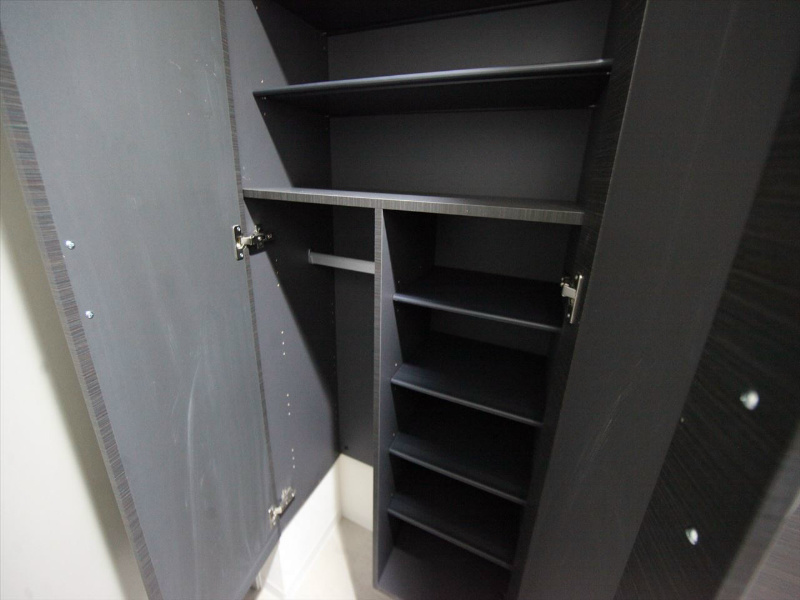 玄関　玄関　シューズボックス付（収納充実してます）