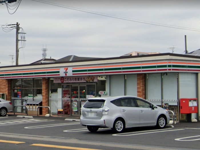 コンビニ　セブンイレブン（コンビニ）まで500m