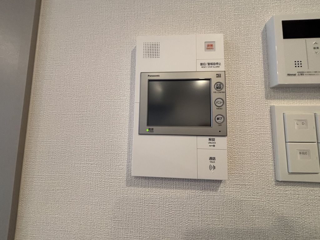 セキュリティ　モニター付きインターホン