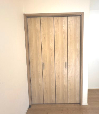 収納　丈の長いお召し物もかけられるクローゼット※クリーニング前の写