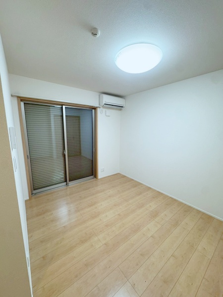 居室・リビング　8.5帖の洋室