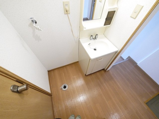 洗面設備　スペースが確保できる洗面所です