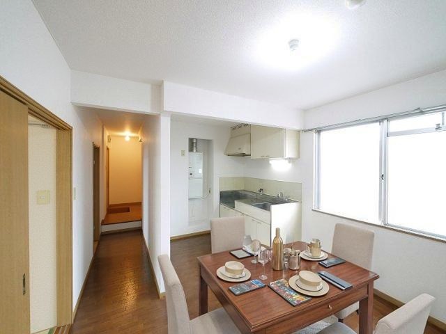 居室・リビング　CGで家具等を配置したもので家具等は含まれません