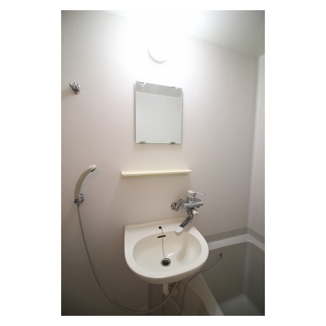 洗面設備　※写真は２０２号室です