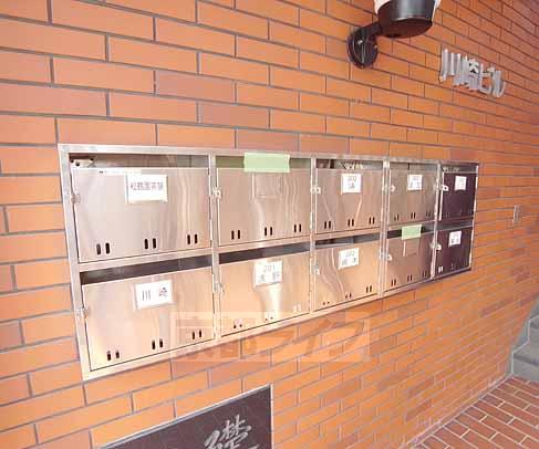 その他共有部分　銀色に輝く郵便ポスト！