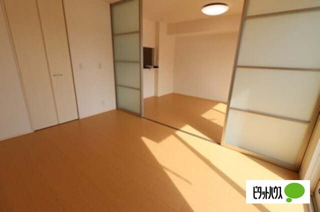 居室・リビング　ＬＤＫ９．９帖＋洋室６帖