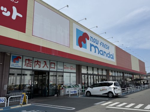 スーパー　万代 柏原本郷店（スーパー）まで595m