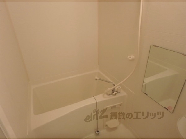 バス・シャワールーム　床下収納