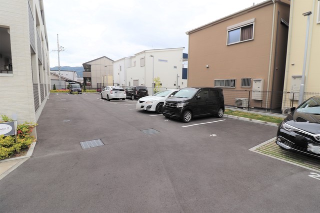 駐車場　敷地内駐車場