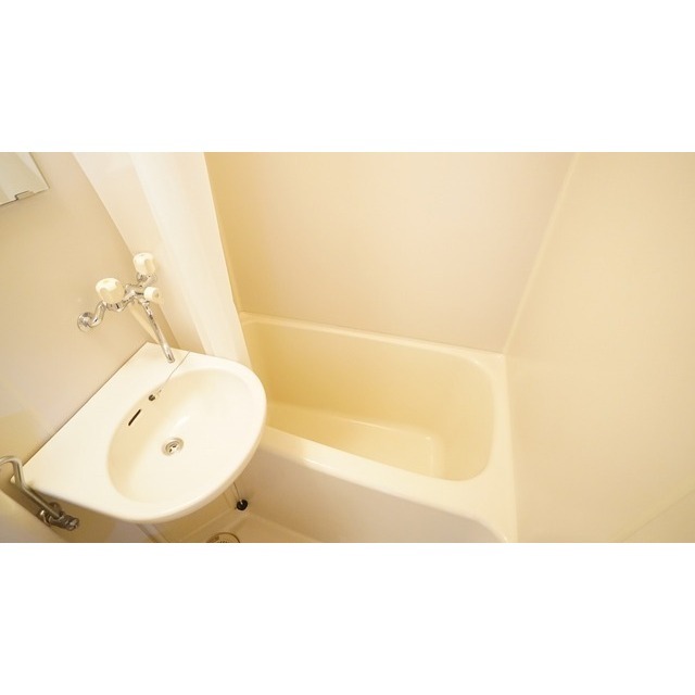 バス・シャワールーム　バス（同仕様タイプ）