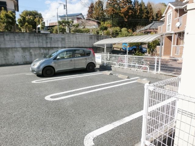 駐車場　敷地内に駐車場があります
