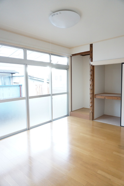 居室・リビング　★南向きの洋室★