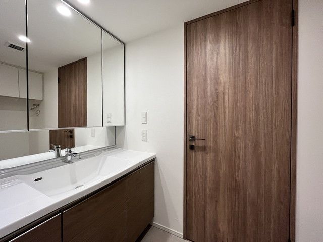 洗面設備　※写真は同タイプ住戸です。