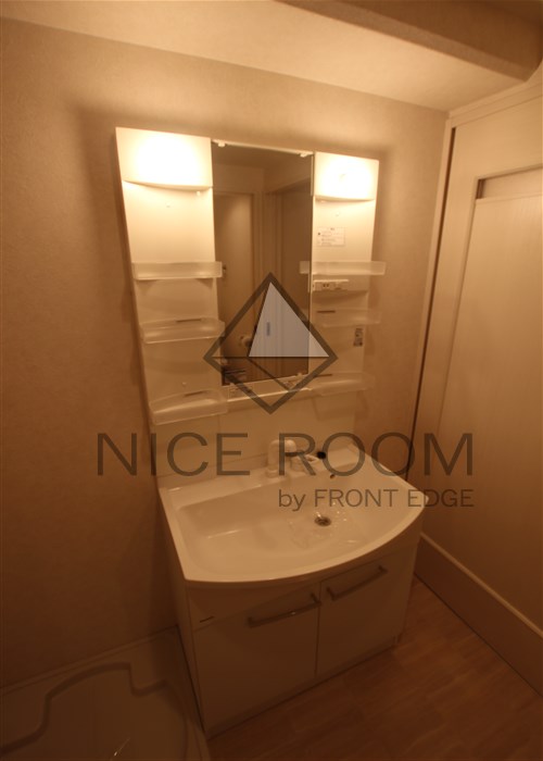 洗面設備　アバンダント釣鐘　洗面所