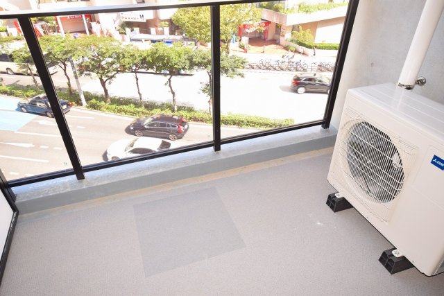 バルコニー　透明感のあるバルコニー