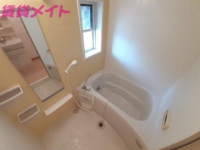 バス・シャワールーム　同物件別室の画像です