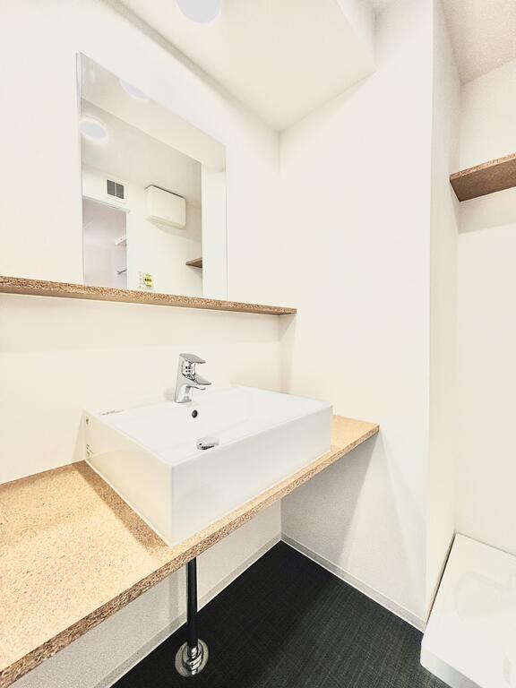 洗面設備　機能的でお手入れのしやすい仕様