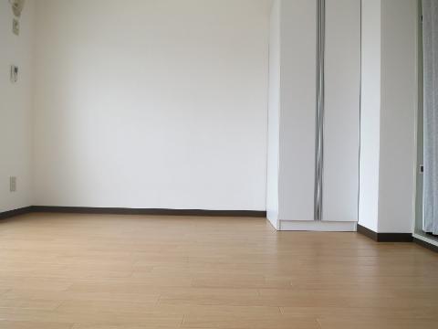 居室・リビング　室内