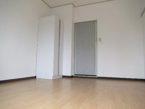 居室・リビング　室内