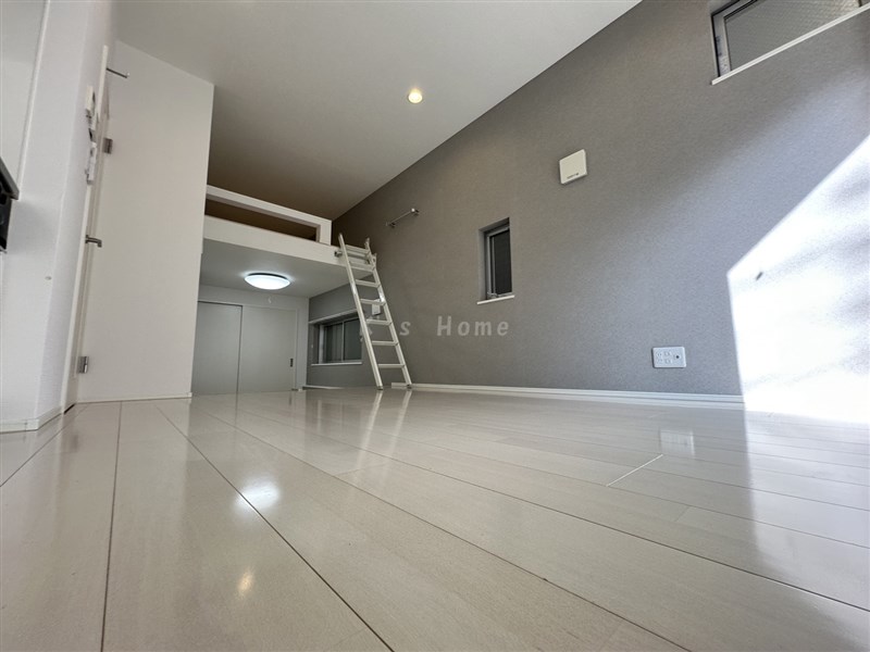 居室・リビング　【スーパー】ViVaこうしえんまで264ｍ