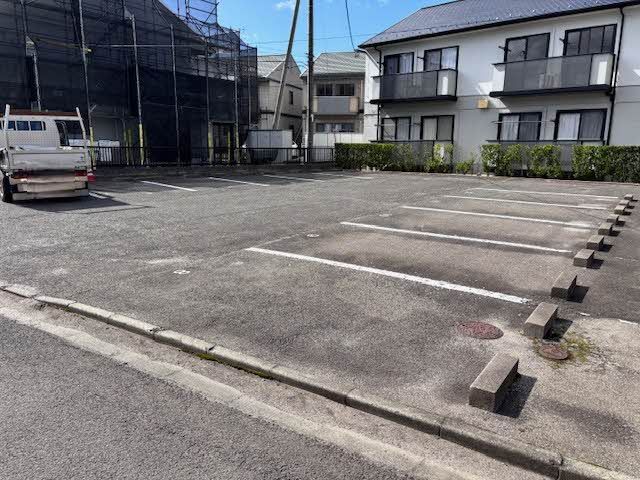 建物外観　駐車場