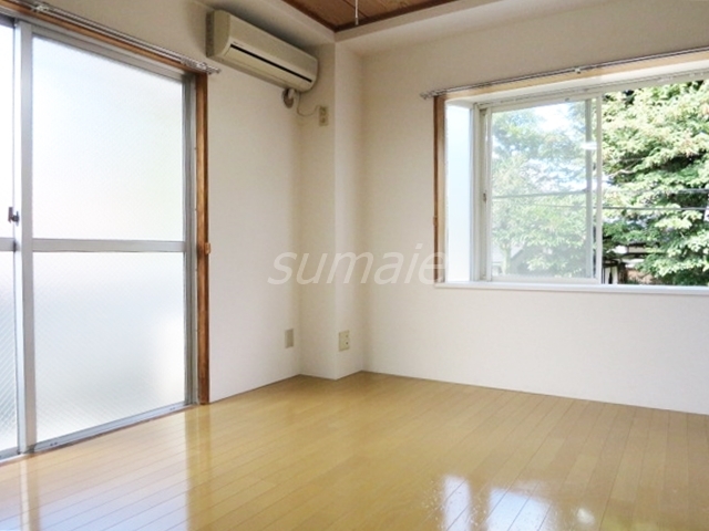 居室・リビング　二面採光です☆ミ