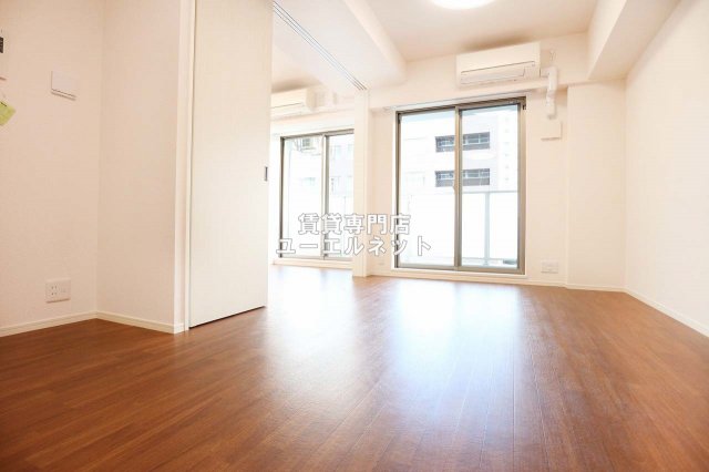 居室・リビング　ゆったりとくつろげる、落ち着きのある居室空間です