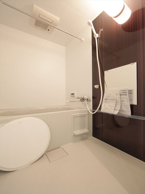 バス・シャワールーム　浴室暖房乾燥機付　追い焚き・オートバス機能付お風呂