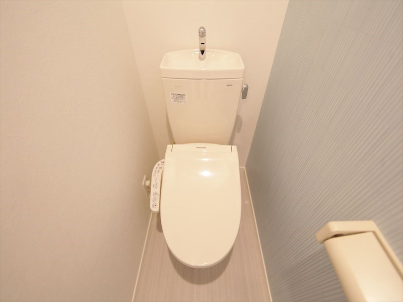 トイレ　温水洗浄暖房便座付トイレ