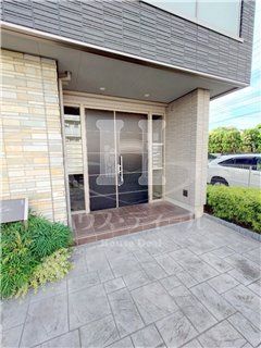 エントランス　ゆとりのあるエントランスです