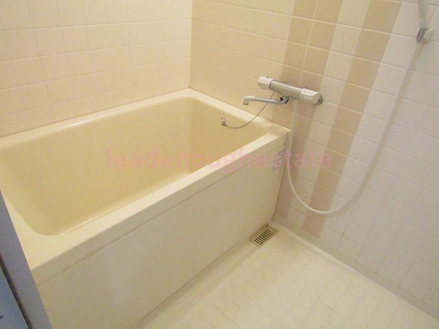 バス・シャワールーム　反転