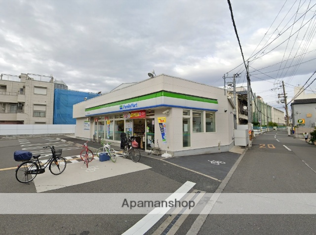 コンビニ　ファミリーマート（コンビニ）まで338m