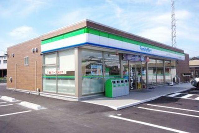 コンビニ　ファミリーマート高槻南庄所町店（コンビニ）まで317m