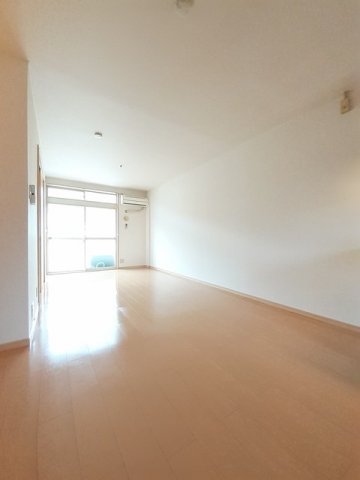 居室・リビング　使いやすい居間です