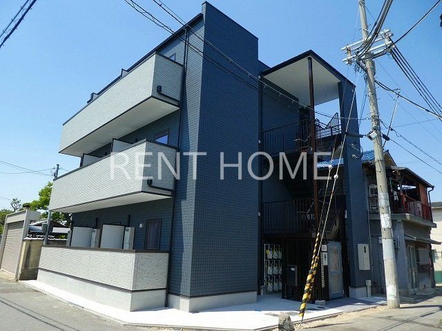 建物外観　３階建てマンションです。