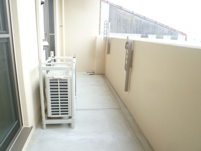 バルコニー　広々したベランダ