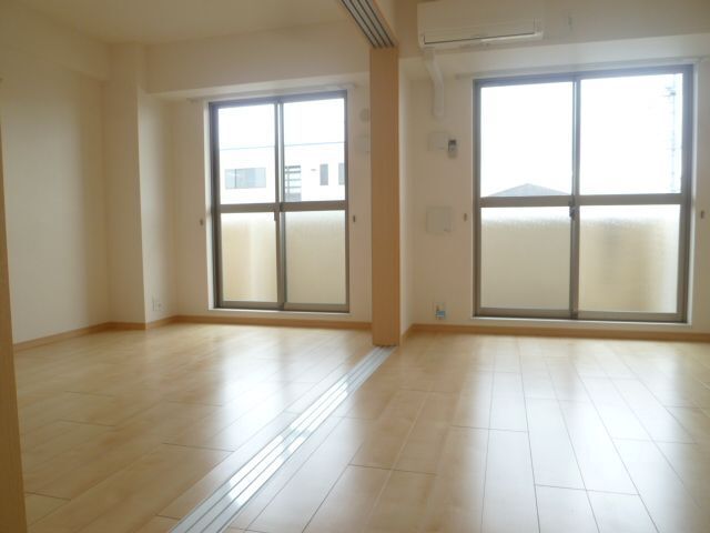 居室・リビング　日当たり良好です