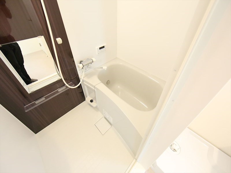 バス・シャワールーム　浴室暖房乾燥機付　追い焚き・オートバス機能付お風呂