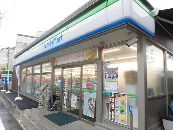 コンビニ　ファミリーマート（コンビニ）まで113m