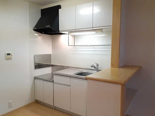 キッチン　コンパクトなキッチンで掃除もラクラク