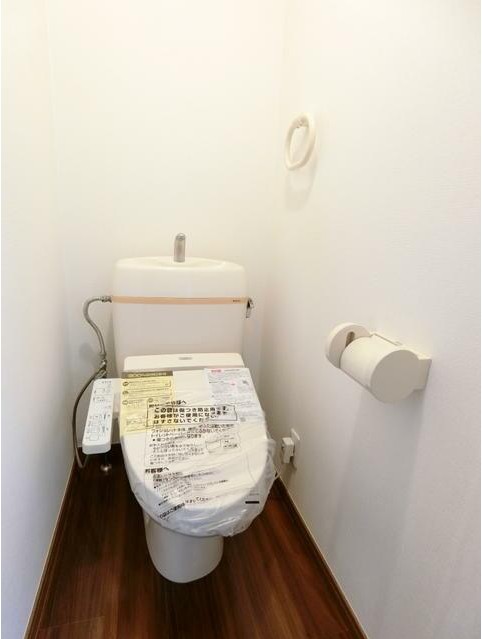 トイレ　落ち着いた色調のトイレです♪